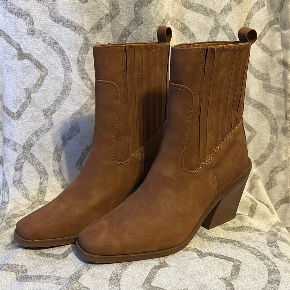 Brown Cowgirl Style Ankle Boots